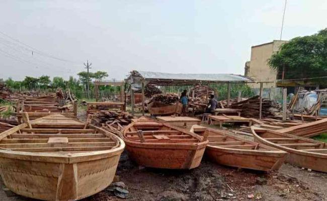 विदेश तक मशहूर है बिहार के बेगूसराय में बनने वाली जामुन की नाव