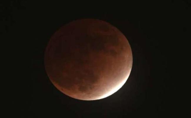 मंगलवार को दोपहर में लगेगा चन्द्र ग्रहण, भारत में शाम को देगा दिखाई
