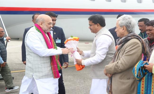 अगरतला पहुंचे केन्द्रीय गृह मंत्री अमित शाह, जन विश्वास यात्राओं का करेंगे शुभारंभ