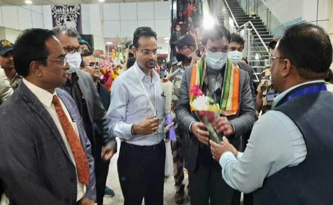 भाजपा ने राजघाट पर आप के खिलाफ किया प्रदर्शन