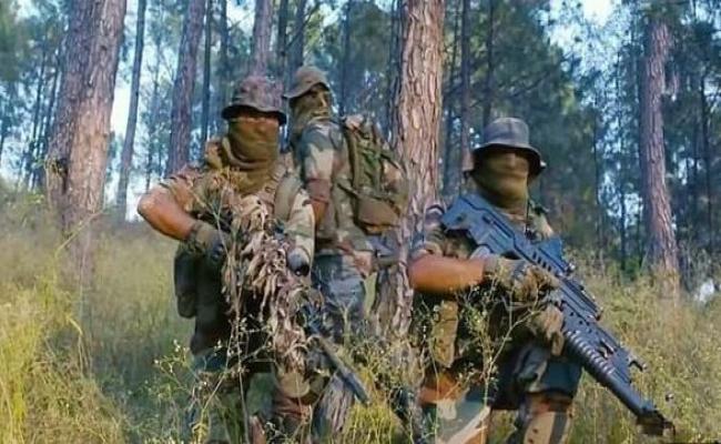 छत्तीसगढ़ : नक्सलियों पर जवानों ने एयर और मैदान से की सर्जिकल स्ट्राइक