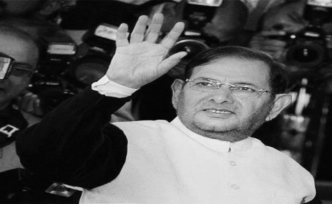 अखिलेश यादव व शिवपाल यादव ने जेडीयू नेता शरद यादव के निधन पर जताया दुख
