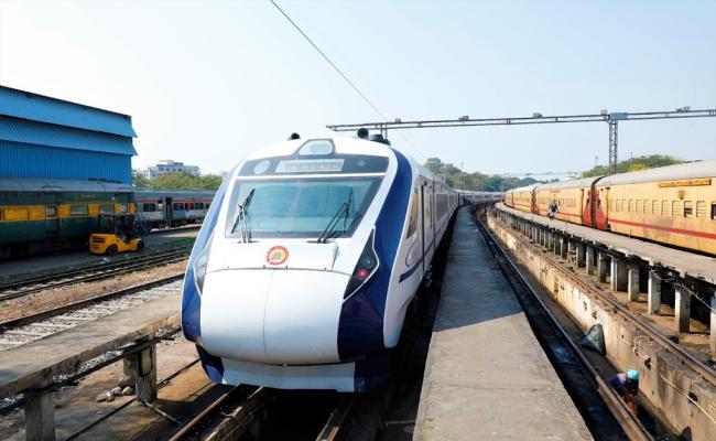 प्रधानमंत्री रविवार को सिकंदराबाद-विशाखापट्टनम वंदे भारत एक्सप्रेस को हरी झंडी दिखाएँगे