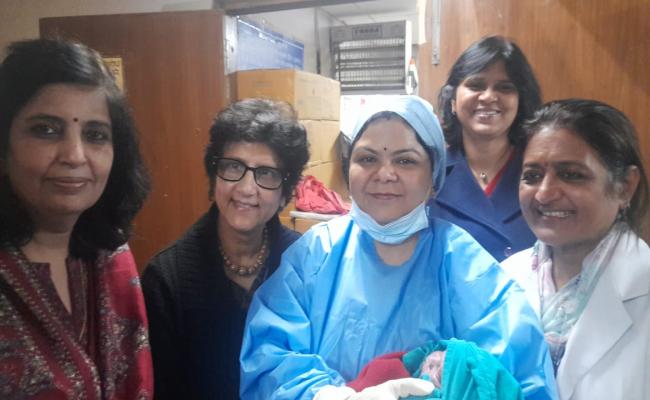 दिल्ली के सफदरजंग अस्पताल में पहली बार आईवीएफ तकनीक से बच्चे का जन्म