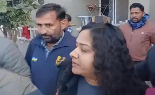 दो करोड़ की मांगी घूस, एसओजी की एएसपी दिव्या मित्तल एसीबी की हिरासत में; घर व ठिकानों पर एसीबी ने मारा छापा