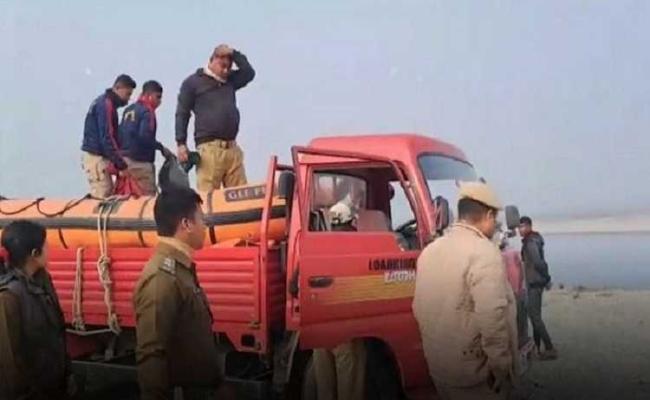 असमः बाक्सा जिला में नाव पलटी, आठ को बचाया गया, एक लापता