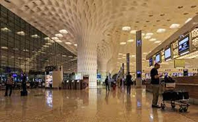 मुंबई हवाई अड्डे पर 4.54 करोड़ रुपये का सोना पेस्ट बरामद, दो गिरफ्तार
