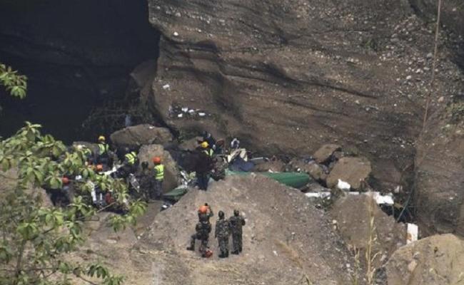 नेपाल विमान दुर्घटना : 71 शव बरामद, आखिरी लापता यात्री की तलाश