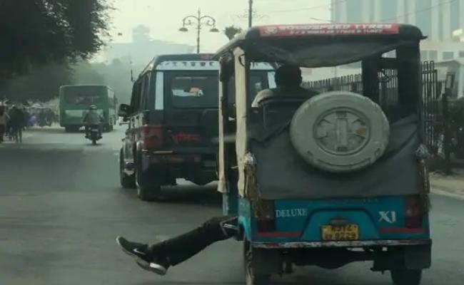 शर्मनाक : सर्दी में मरे युवक की डेड बॉडी ई-रिक्शा में रखकर मोर्चरी ले गई पुलिस