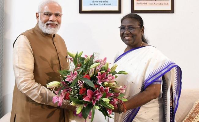 राष्ट्रपति, प्रधानमंत्री, उप राष्ट्रपति ने उत्तर प्रदेश स्थापना दिवस की दी बधाई