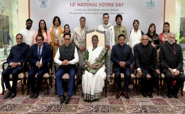राष्ट्रपति ने नागरिकों से मतदान को राष्ट्र-निर्माण में अपना योगदान मानने का किया आग्रह