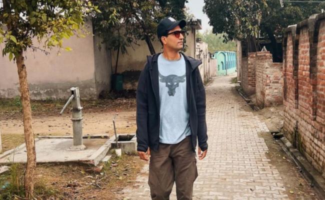 अपनी जड़ों की ओर लौटे विक्की कौशल, शेयर की अपने 'पिंड' की फ़ोटो