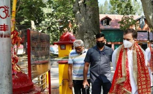 कांग्रेस ने राहुल और प्रियंका ने माता खीर भवानी दुर्गा मंदिर में माथा टेका