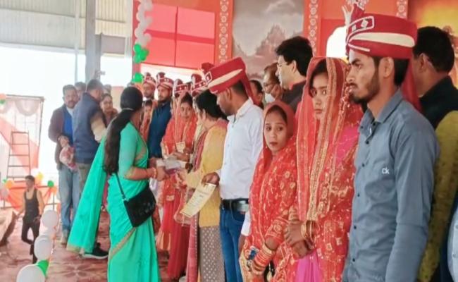 इटावा में 264 जोड़ों ने अग्नि के साथ फेरे लेकर की नव दांपत्य जीवन की शुरुआत