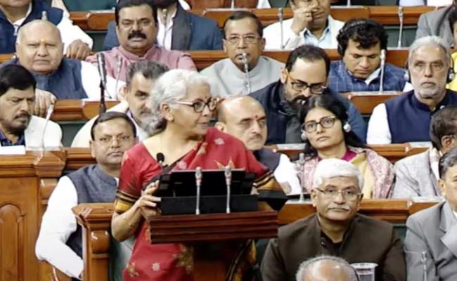 (बजट 2023-24) भारत की अर्थव्यवस्था सही रास्ते पर : सीतारमण