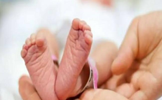 देश की आधुनिक चिकित्सा पद्धति का कमाल, प्रीमेच्योर बच्ची को चिकित्सकों ने दिया नया जीवनजन्म के समय वजन मात्र 400 ग्राम, अब साढ़े चार किलो वजन