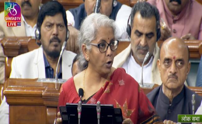(बजट 2023-24) देश की अर्थव्यस्था का भविष्य उज्ज्वलः सीतारमण