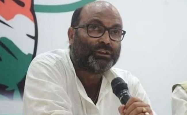 बजट पूरी तरह आम जनता के हितों पर कुठाराघात: कांग्रेस