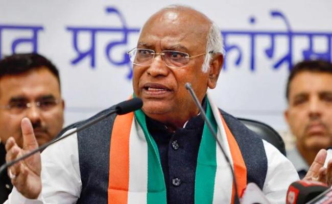 आर्थिक मुद्दों पर संसद में चर्चा चाहती है विपक्ष : खड़गे