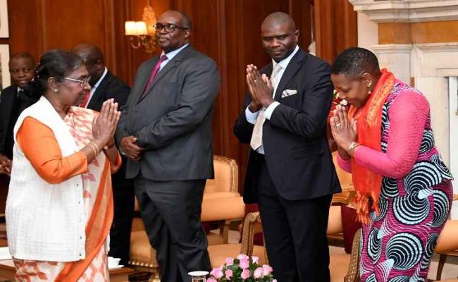 जाम्बिया से आया संसदीय शिष्टमंडल राष्ट्रपति से मिला