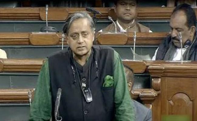 संसद में चर्चा से बच रही सरकार : शशि थरूर