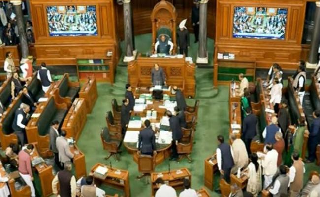 अडानी मुद्दे पर जेपीसी की मांग कर रहे विपक्ष के विरोध के कारण संसद की कार्यवाही स्थगित