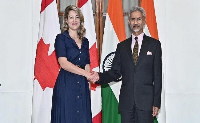 भारत और कनाडा के विदेश मंत्रियों ने द्विपक्षीय साझेदारी को मजबूत करने से जुड़े विभिन्न पहलुओं पर चर्चा की