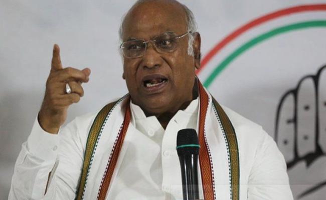 राहुल गांधी ने सदन में कुछ भी असंसदीय बात नहीं कही : खड़गे