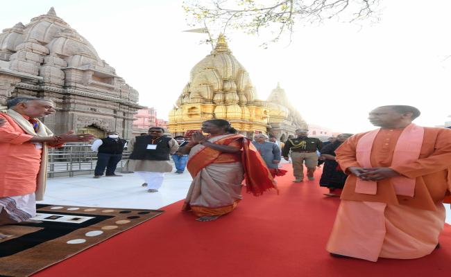 मैंने वाराणसी में काल भैरव और काशी विश्वनाथ के दर्शन किए: द्रौपदी मुर्मू