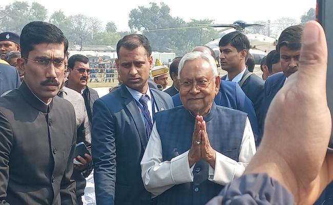 मोतिहारी पहुंचे सीएम नीतीश कुमार समाधान यात्रा के दौरान किया भवनों का उद्धाटन