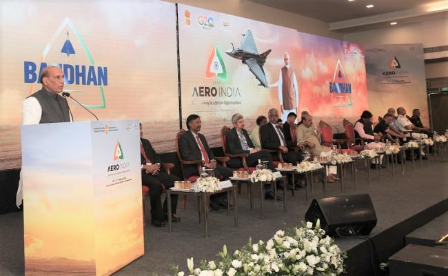 इस साल रक्षा बजट का 75 प्रतिशत हिस्सा घरेलू उद्योग में खर्च होगा : रक्षा मंत्री