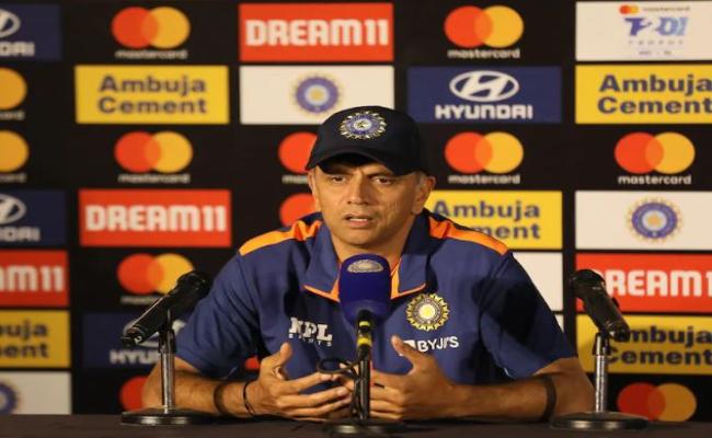 श्रेयस अय्यर अगर टेस्ट मैच का भार उठा सकते हैं तो प्लेइंग इलेवन में करेंगे वापसी : राहुल द्रविड़