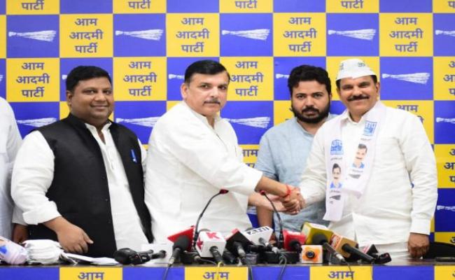 आम आदमी पार्टी को लगा बड़ा झटका, हर्ष देव सिंह ने छोड़ी पार्टी