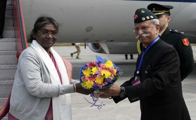 दो दिवसीय दौरे पर अरुणाचल पहुंचीं राष्ट्रपति द्रौपदी मुर्मू