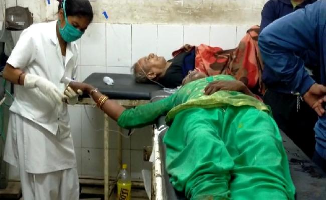 धनबाद में एक ही परिवार के चार लोगों ने खाया जहर, एसएनएमएमसीएच में भर्ती