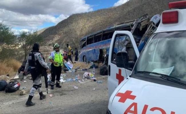 मेक्सिको में बस हादसा, 17 लोगों की मौत