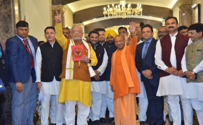 सुरेश खन्ना ने पेश किया बजट, युवाओं किसानों व महिलाओं का रखा ध्यान