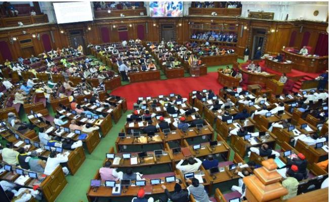 छात्रों को टैबलेट व स्मार्टफोन के लिए 3600 करोड़ रुपये की व्यवस्था