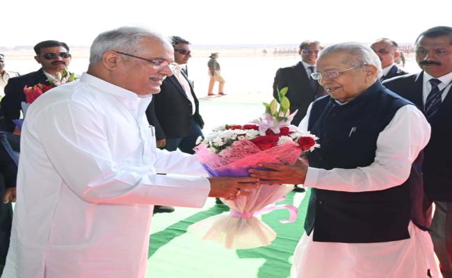 रायपुर : राजधानी पहुंचे छत्तीसगढ़ के मनोनीत राज्यपाल विश्व भूषण हरिचंदन