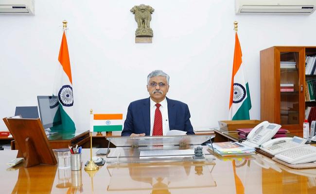 रक्षा सचिव गिरिधर अरमाने का कार्यकाल अगले साल अक्टूबर तक बढ़ाया गया