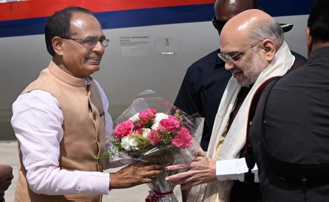 केन्द्रीय गृह मंत्री अमित शाह ने मैहर में माता शारदा के किए दर्शन