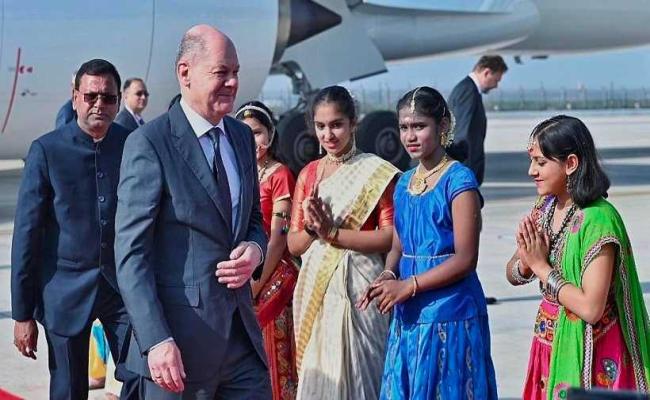 जर्मनी के चांसलर शोल्ज भारत यात्रा पर नई दिल्ली पहुंचे