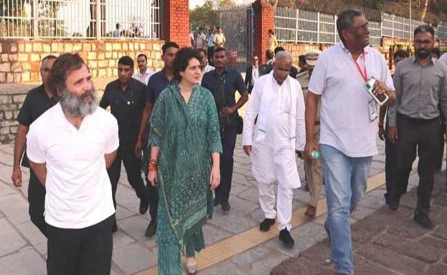 मुख्यमंत्री बघेल के साथ ऐतिहासिक और पुरातात्विक नगरी सिरपुर पहुंचे राहुल-प्रियंका