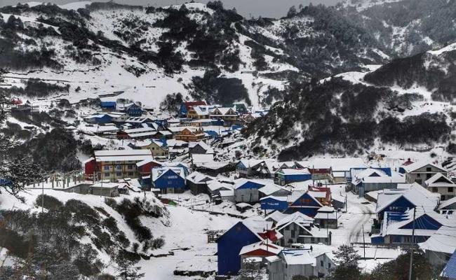 नेपाल में बर्फबारी और बारिश