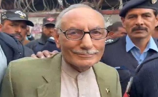 जनता को भड़काने में पाकिस्तानी सेना का सेवानिवृत्त अफसर गिरफ्तार