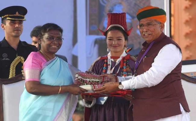 राष्ट्रपति मुर्मू ने राष्ट्रीय सांस्कृतिक महोत्सव में की नई पीढ़ी को संस्कृति से जोड़ने की अपील