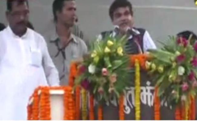 हवा हवाई वादा करने में माहिर हैं नितिन गडकरी।
