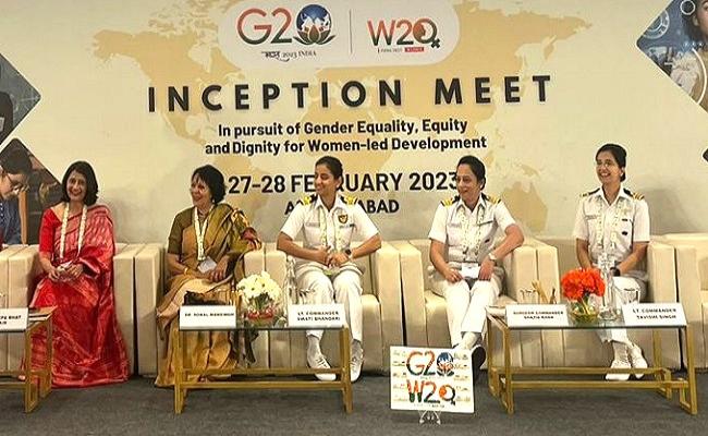 विमेन-20 में नौसेना की महिला अफसरों ने साझा किए अपने अनोखे अनुभव