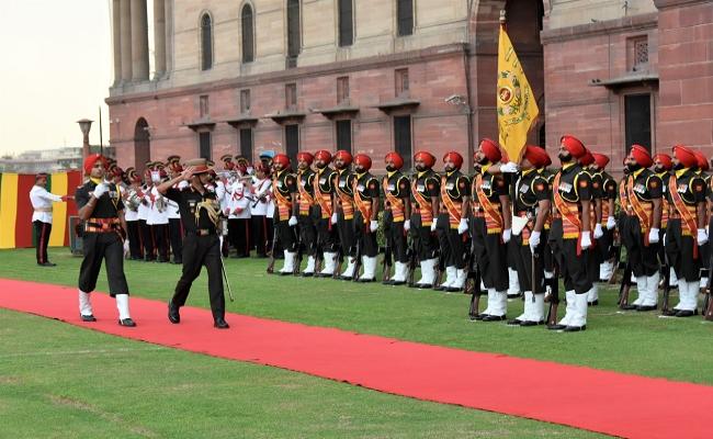 लेफ्टिनेंट जनरल सुचिंद्र कुमार ने वाइस चीफ ऑफ आर्मी स्टाफ का पद संभाला