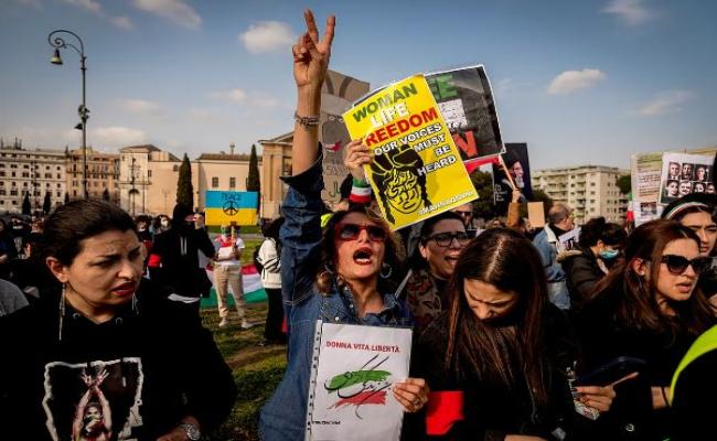 ईरानः लड़कियों को स्कूल जाने से रोकने के लिए पानी में मिलाया जा रहा है धीमा जहर, चौतरफा आलोचना